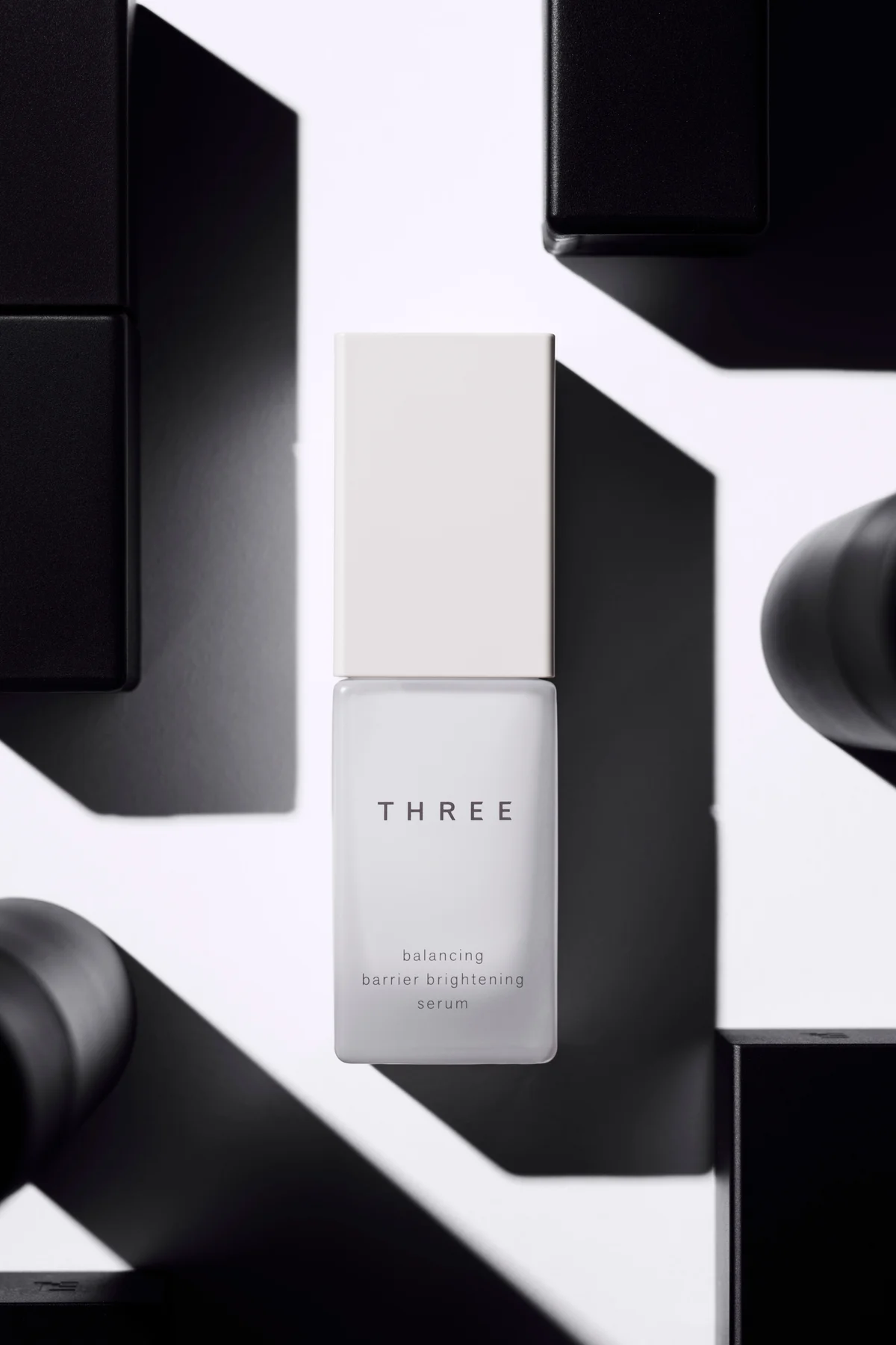 THREE バランシング バリア ブライトニング セラム