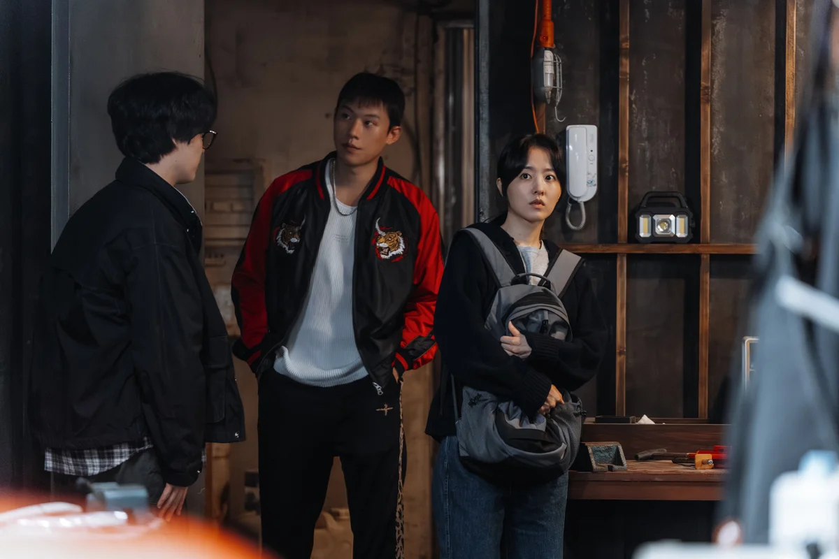 2026年注目の韓国ドラマ『ゴールドランド』パク・ボヨン、キム・ソンチョル　場面写真