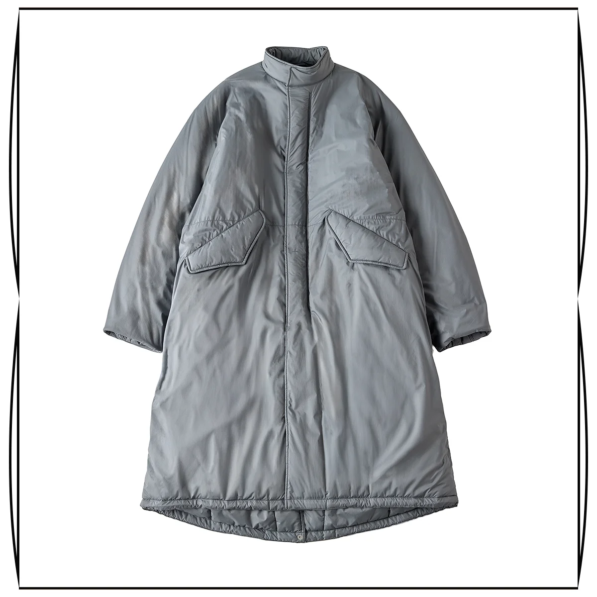 コート￥119,900／フィーニー