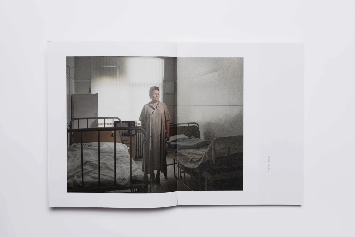 キム・ウンジュさんの写真集「Light Unhealed」 