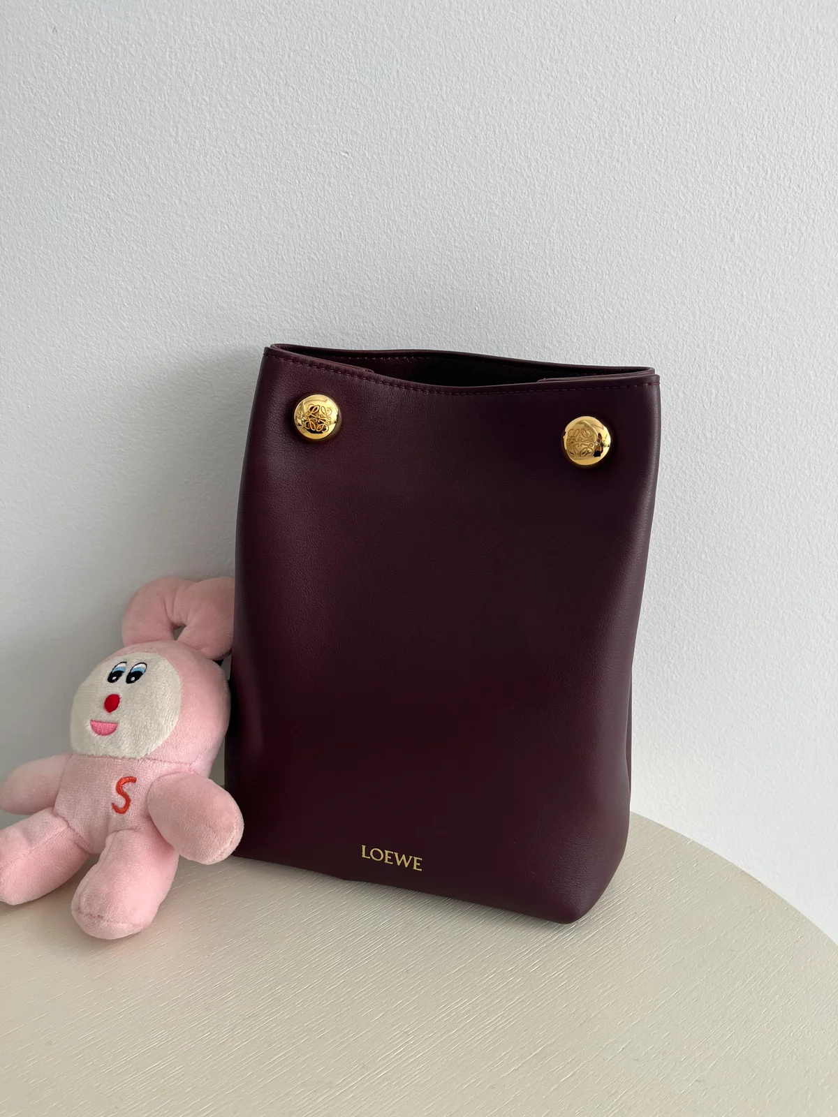 ロエベ　LOEWE　ペブル ポーチ　ミニバッグ