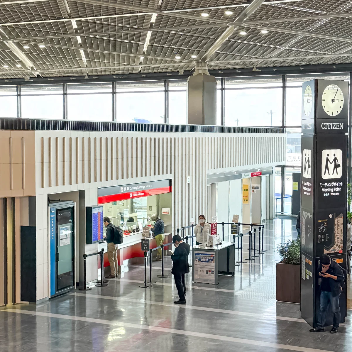 成田空港第１ターミナル南ウィングの千葉銀行外貨両替カウンター