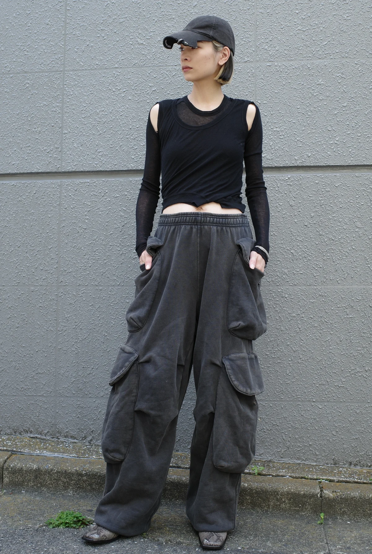 セルフスナップ　紫外線アイテム　キャップ　バレンシアガ　BALENCIAGA