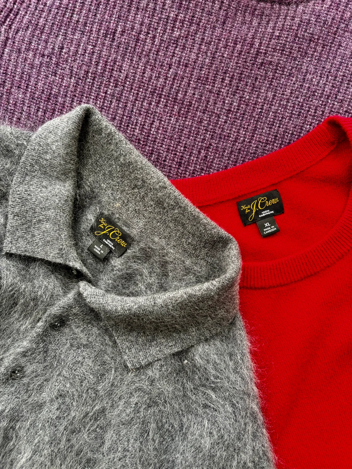 J.CREWのカシミヤセーターのタグの写真