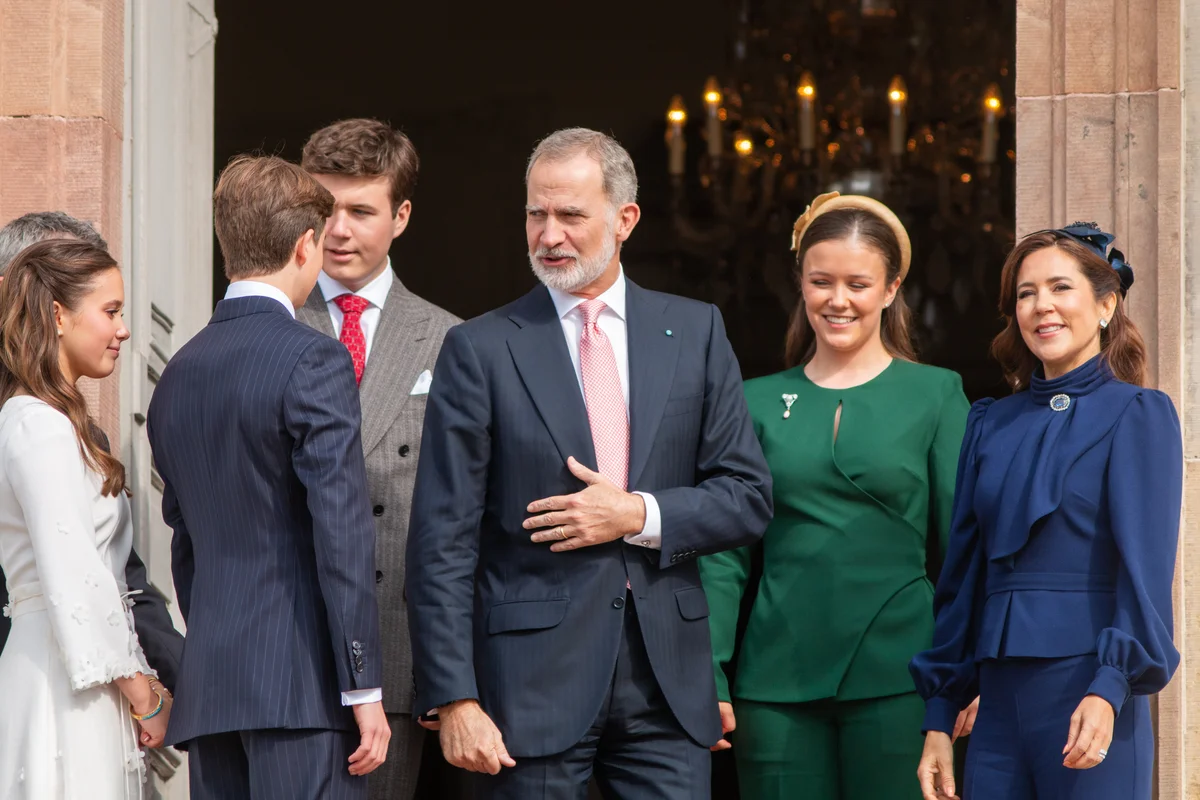 ヴィンセント王子の堅信式に代父であるスペイン国王フェリペ６世が出席