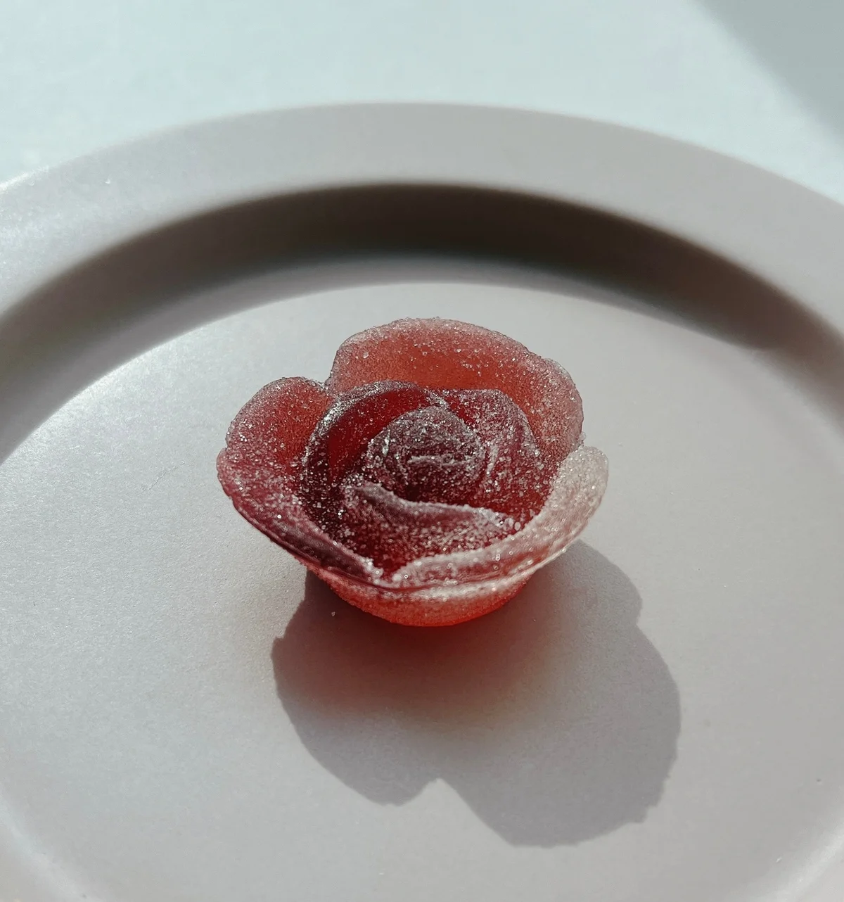 彩果の宝石の特別な花ゼリー。ぶどうフレーバーでまさに宝石のような佇まい！