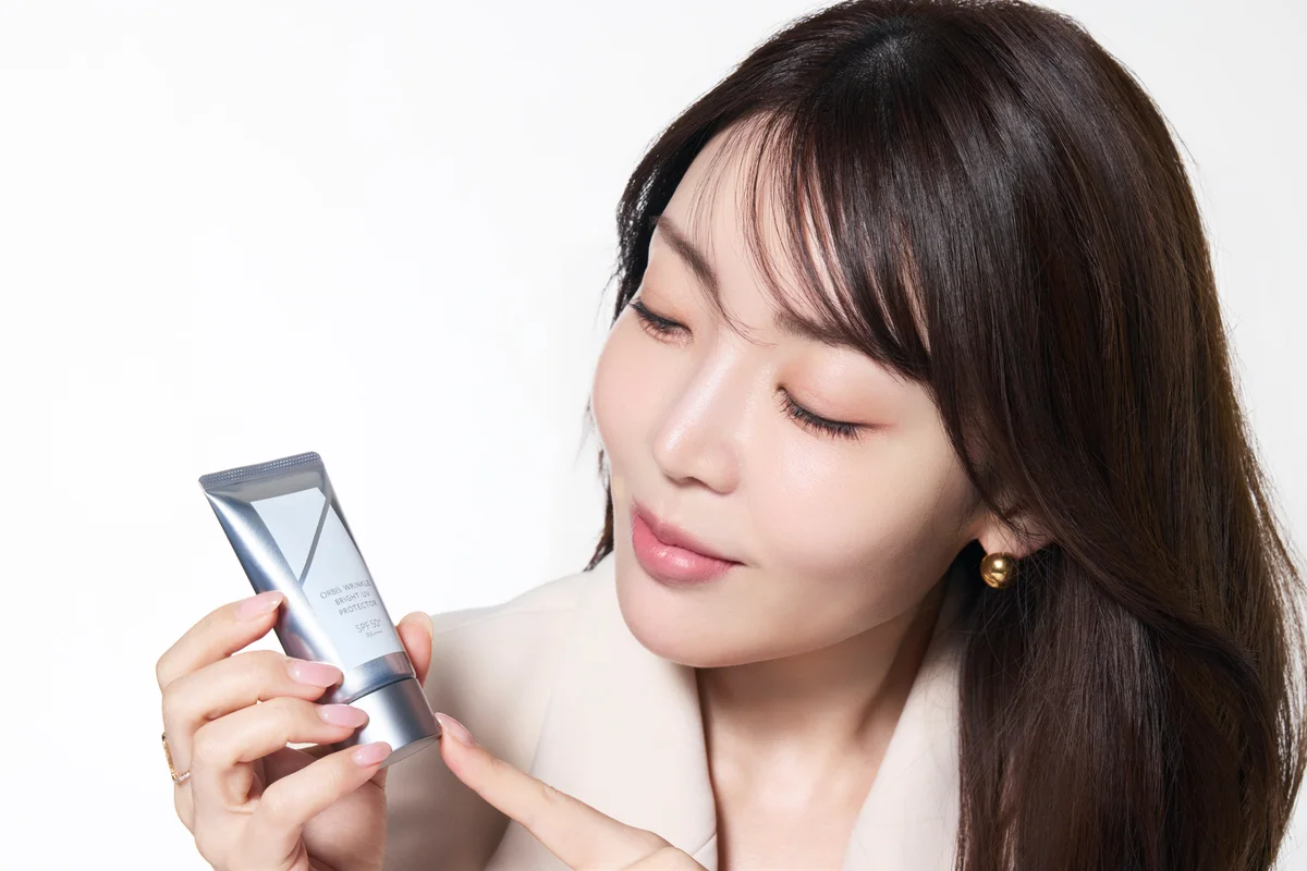 オルビス リンクル ブライト UV プロテクター Nと大野真理子さんの写真