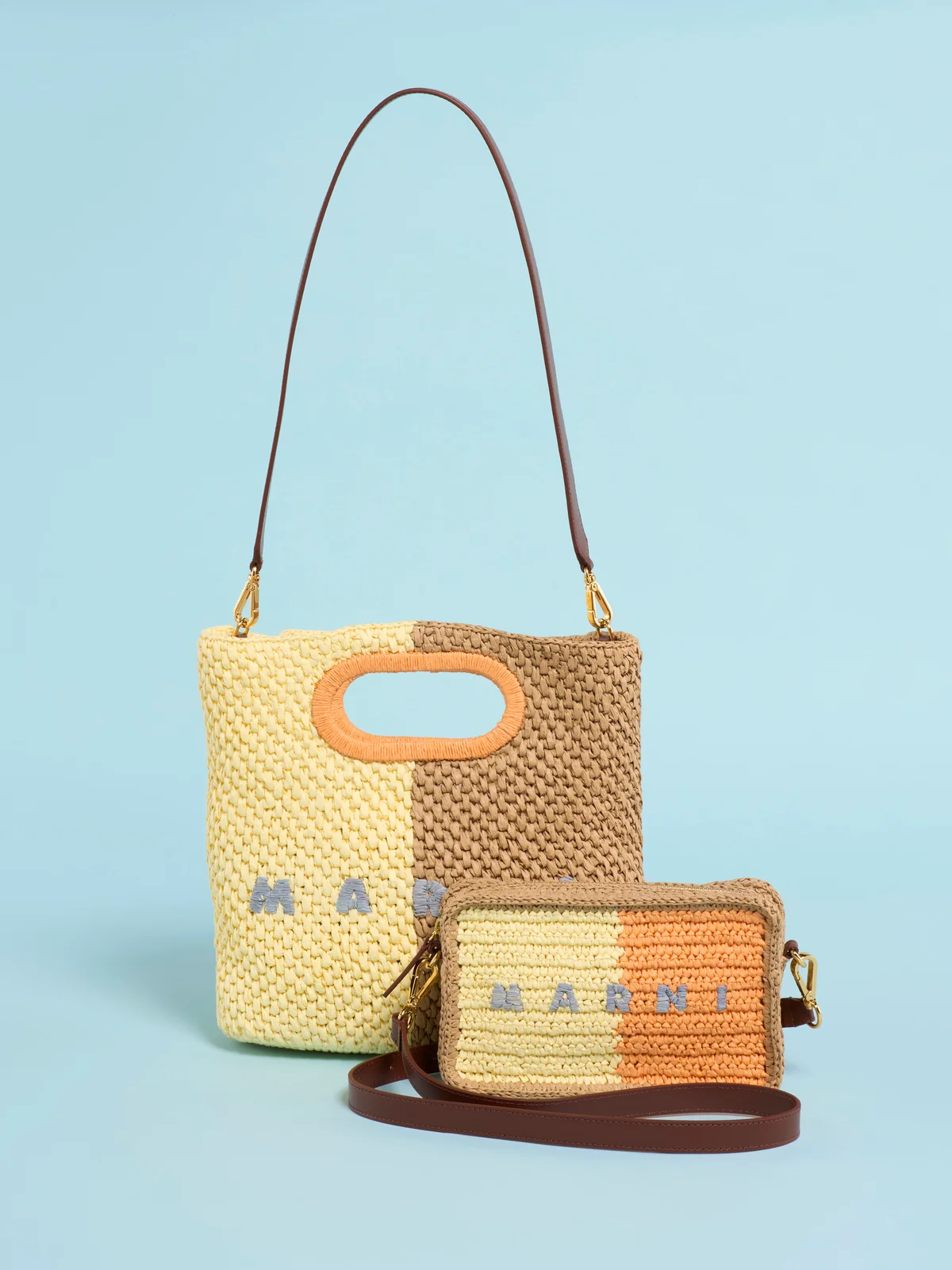 マルニMARNIのシーサイドシリーズよりクラッチバッグとカメラバッグ