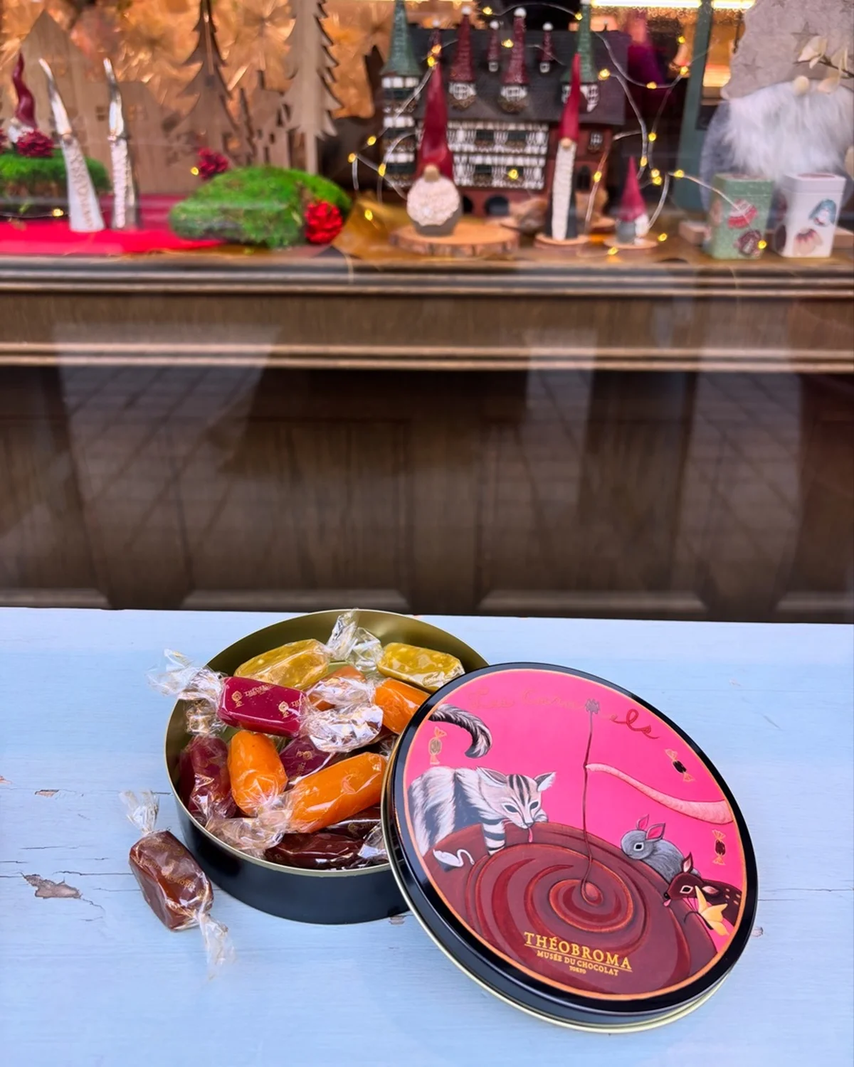 テオブロマのキャラメルアソート¥2,160、キュートな缶パッケージでギフトにぴったり。