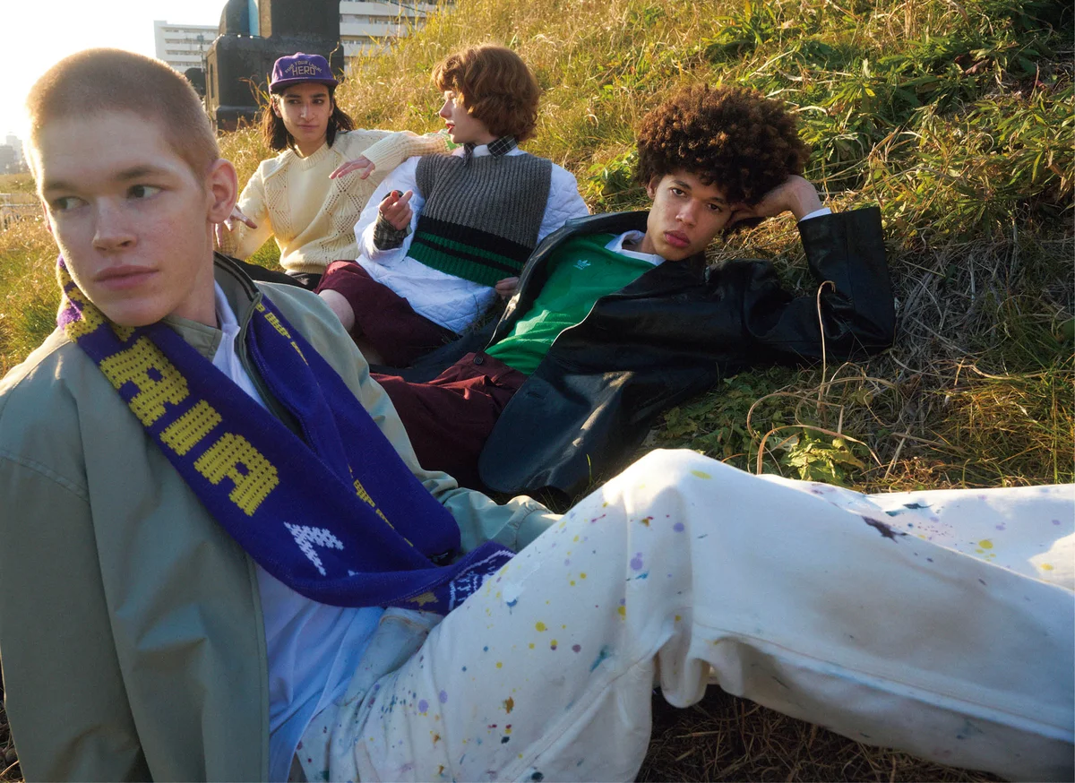 フレッドペリーのジャケットを着用したモデル　アレキサンダーワンのジャケットを着用したモデル