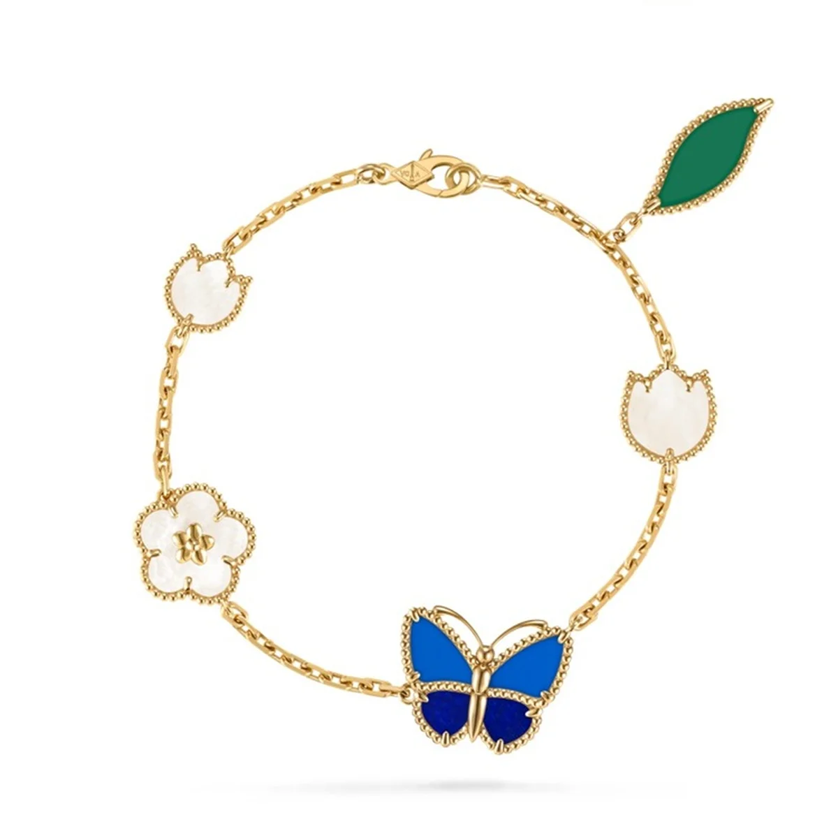 ヴァン クリーフ＆アーペルのブレスレット。ブルーアゲート＆ラピスラズリの蝶々モチーフが誌的な印象