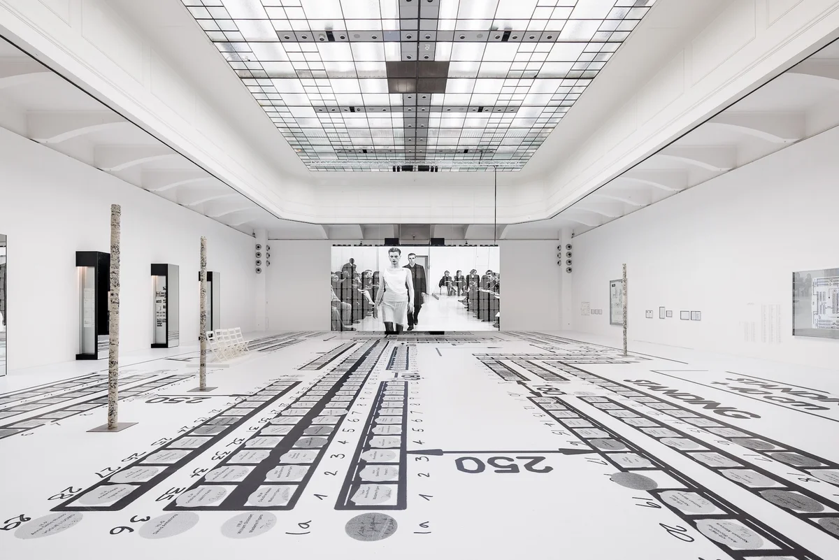 ２つの展覧会、「アントワープ６」と「ヘルの画像_16