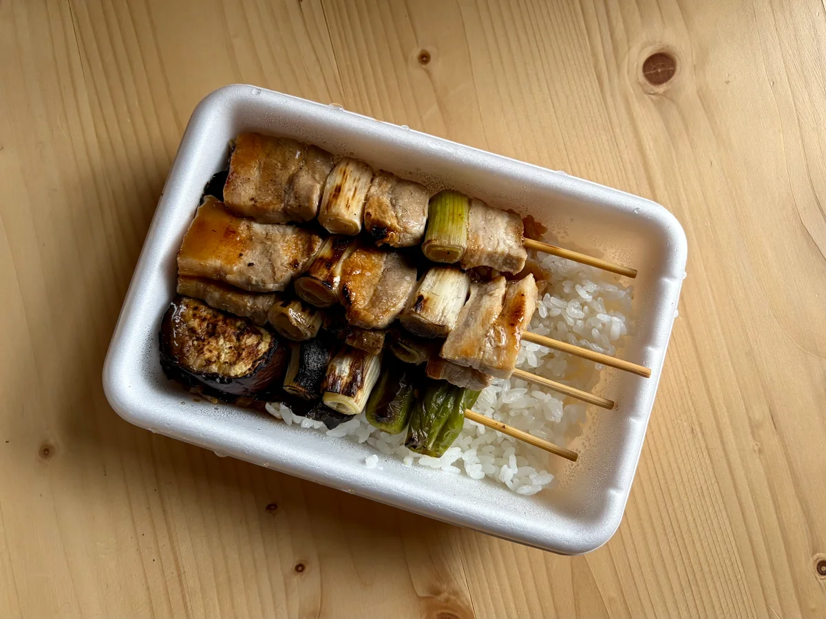 ハセガワストアのやきとり弁当の画像