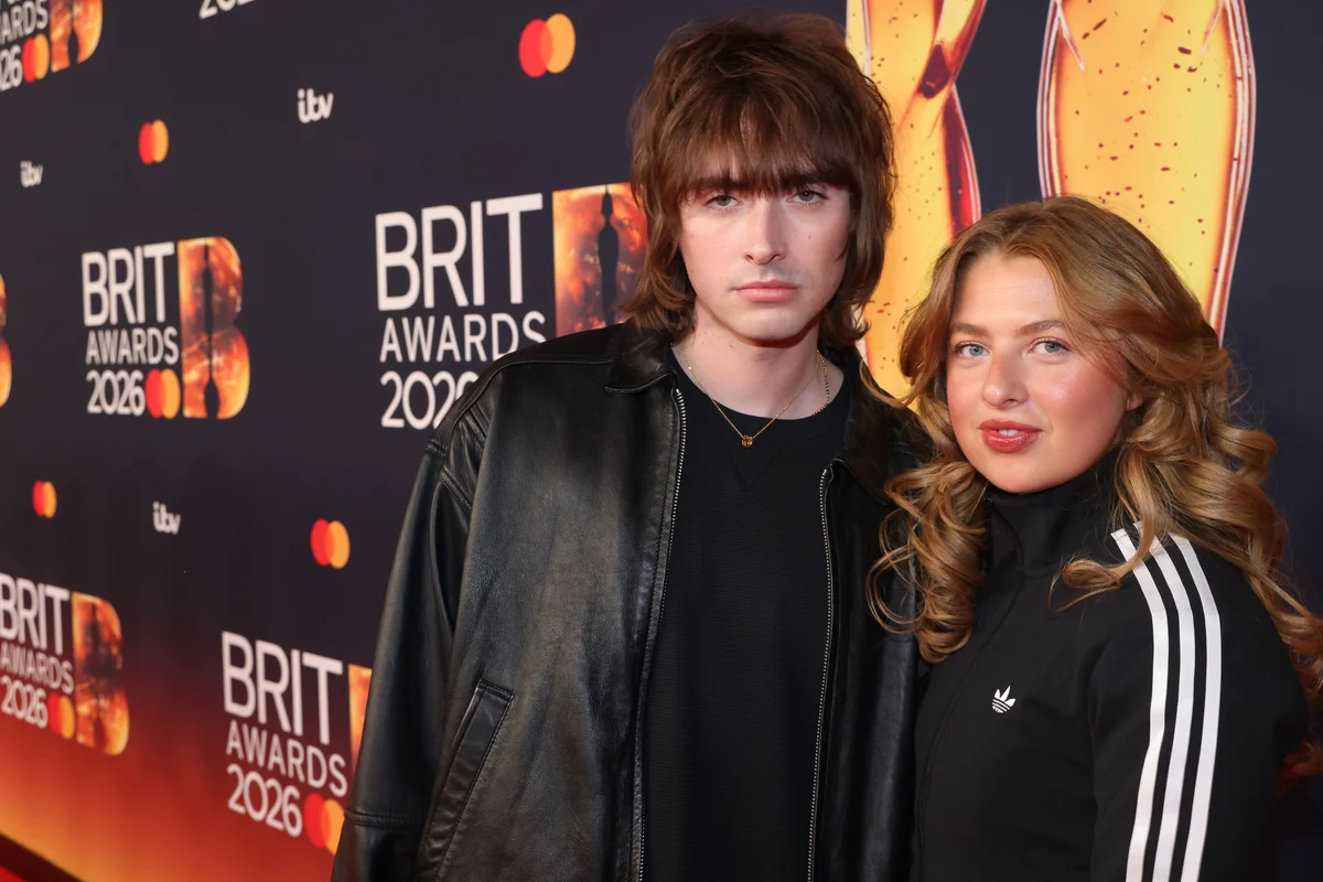 ロサンゼルス屈指のイタリアンに父ジョージ・ディカプリオと登場したレオナルド・ディカプリオ