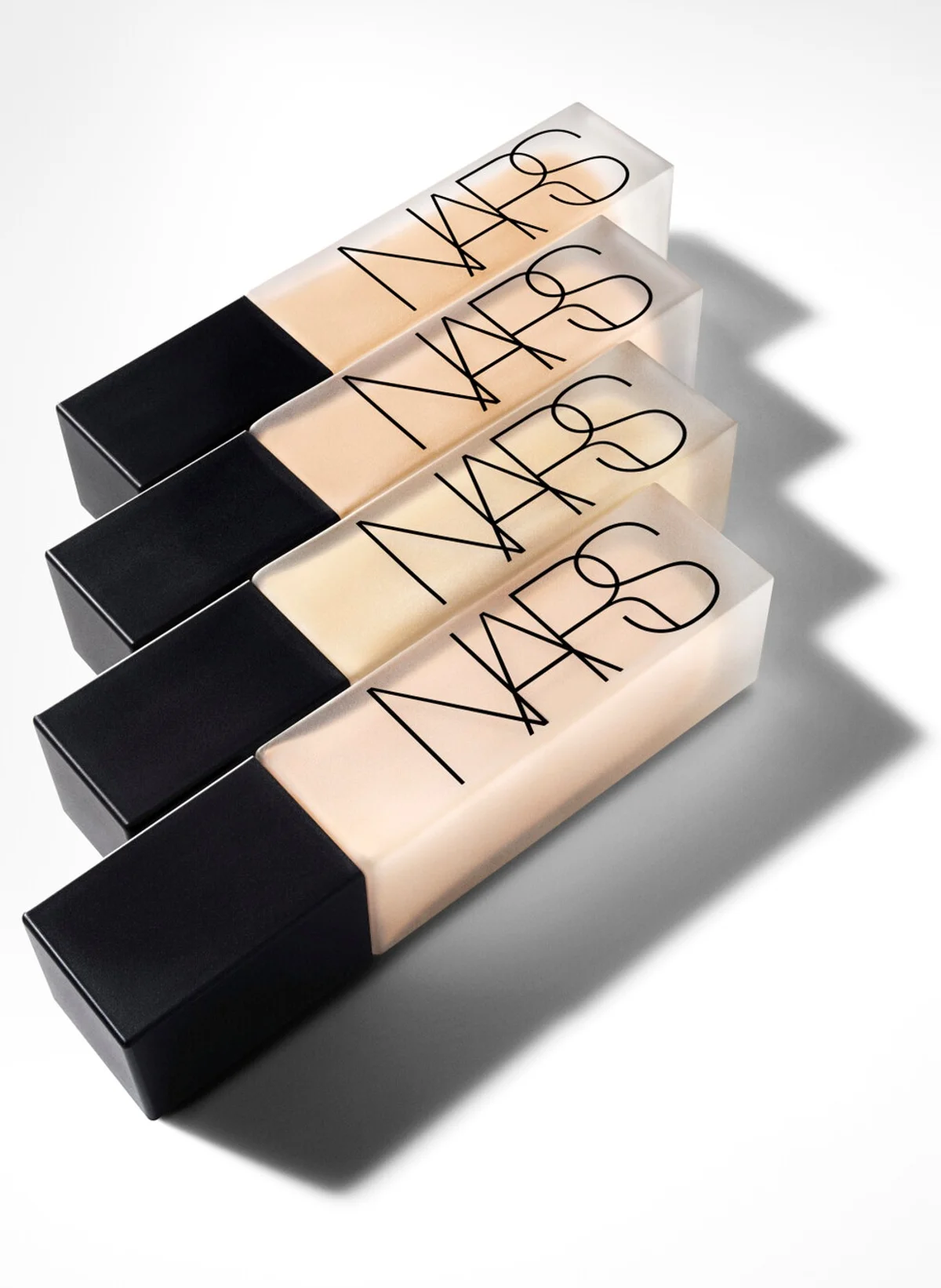 NARS ナチュラル ロングウェア ファンデーション 新15色 各10g ￥6,490〈2026年3月20日発売〉※3月6日～8日のポップアップイベント内で先行発売
