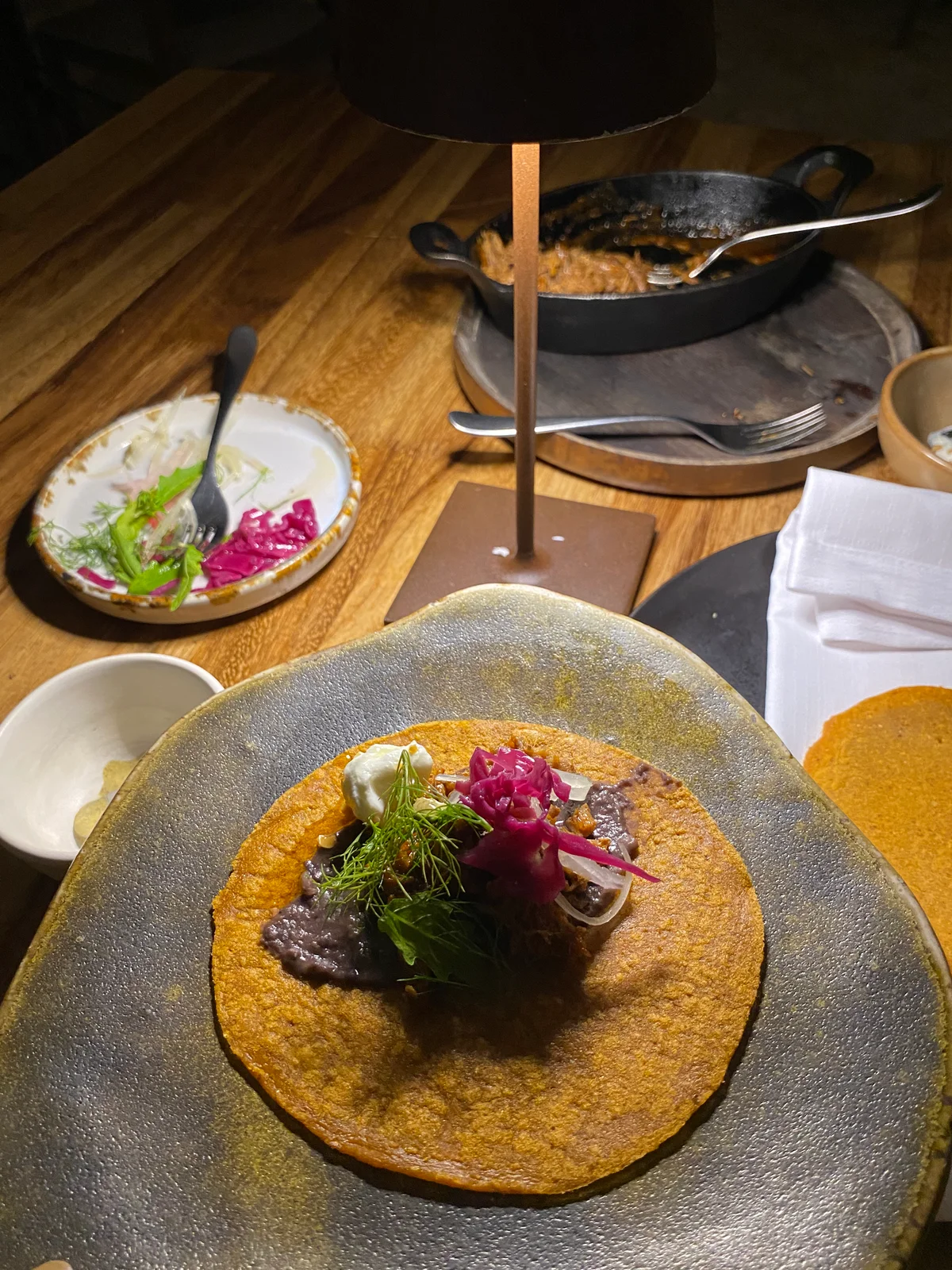 Encantaのメイン、13時間煮込んだ牛肉のタコス