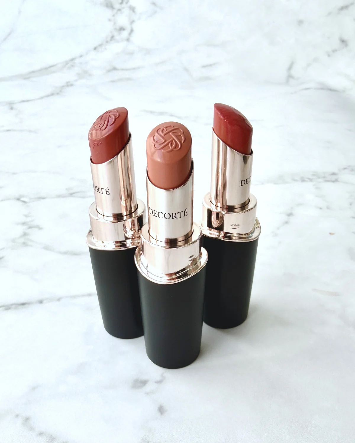 4月16日発売ルージュ デコルテ クリームグロウの新色３色を並べた