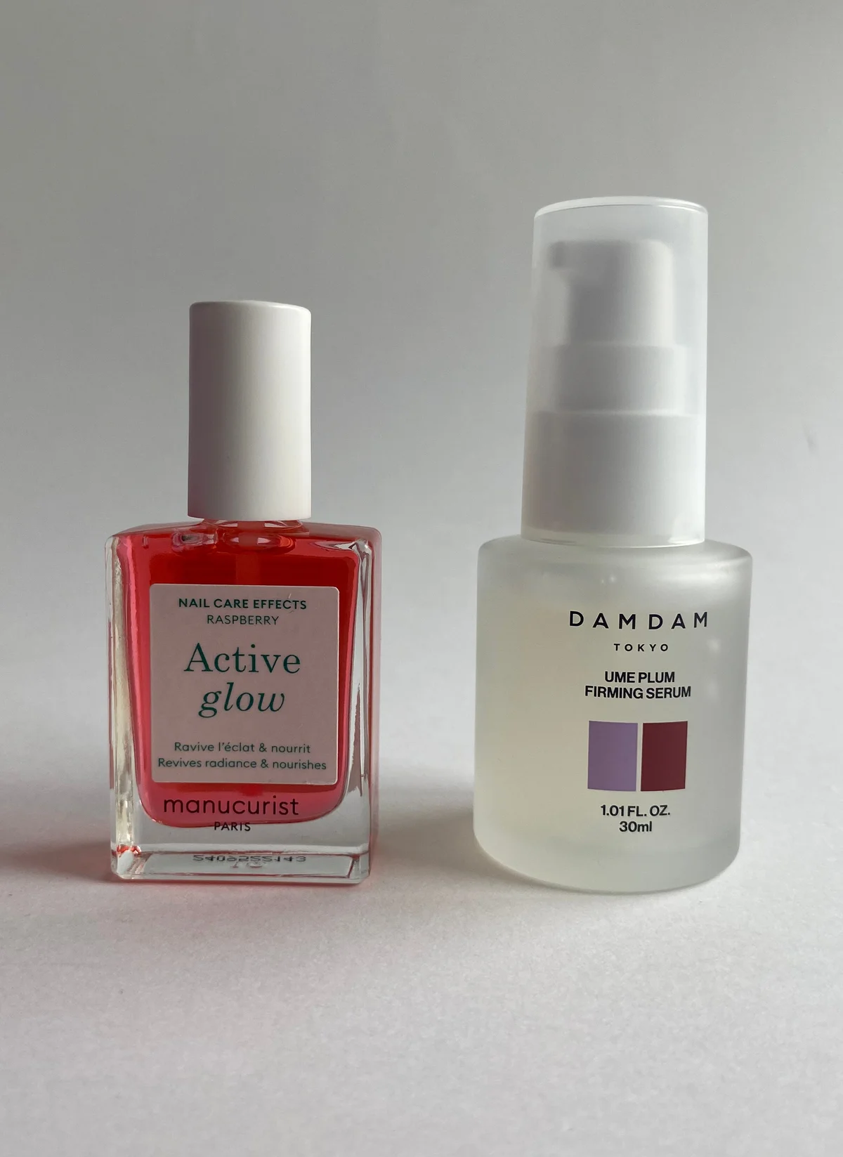 (左から)マニキュリストのアクティブ グロウ ラスベリー、DAMDAMのウメプラム ファーミングセラム
