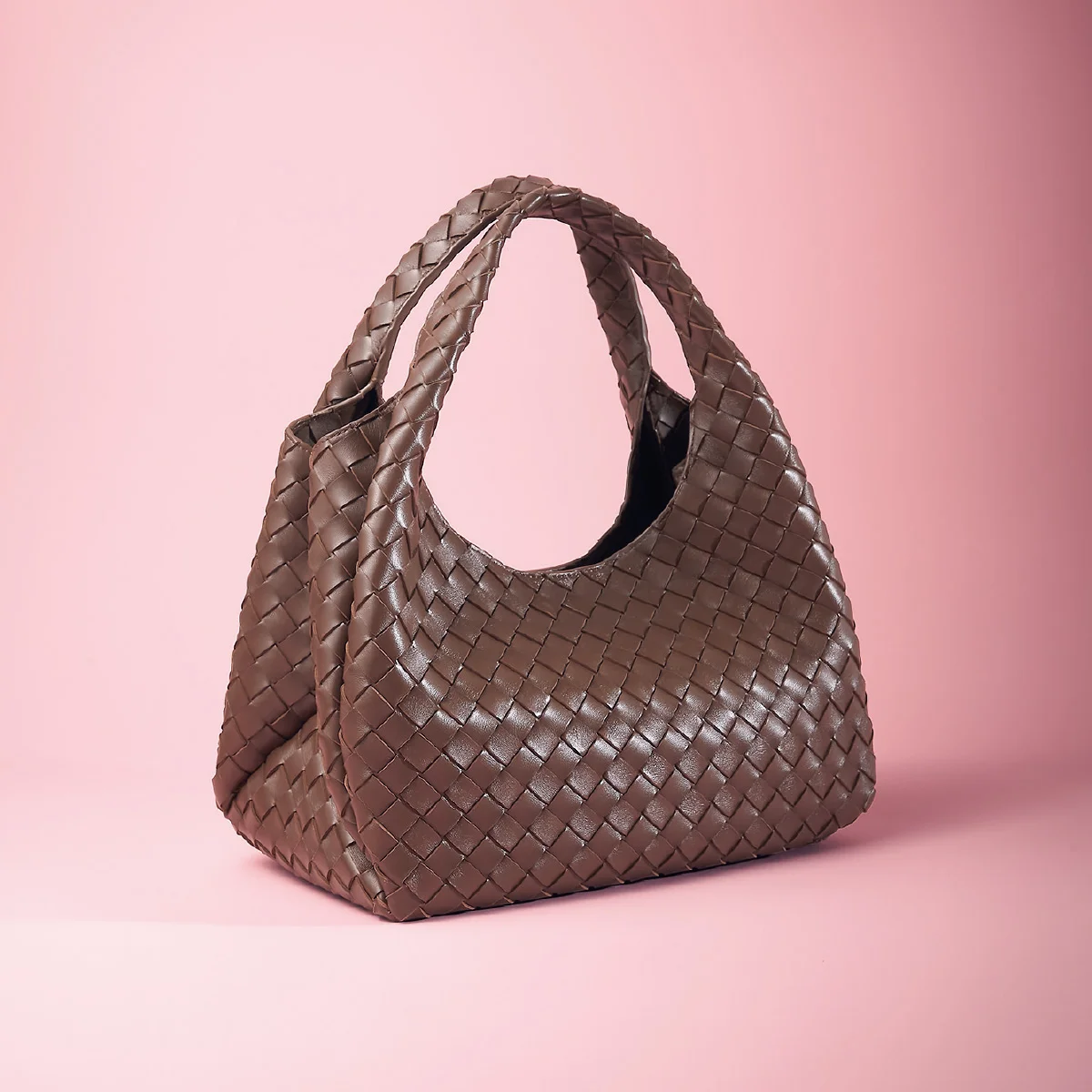 BOTTEGA VENETA（ボッテガ・ヴェネタ）の「カンパーナ」