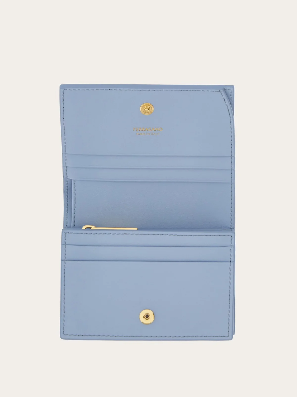 フェラガモの「ミニ リボン 二つ折り財布」の内側の仕様