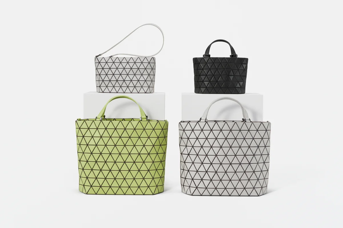BAO BAO ISSEY MIYAKE（バオ バオ イッセイ ミヤケ）　「CRYSTAL MATTE」　ショルダーバッグ、ハンドバッグ
