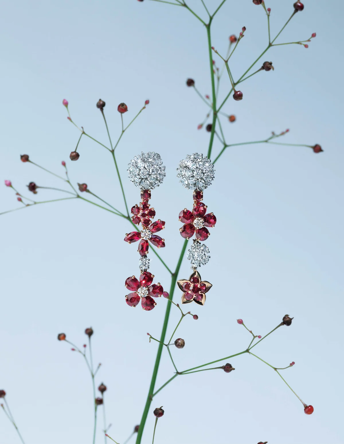 ヴァン クリーフ＆アーペル　イヤリング「フォリ デ プレ」