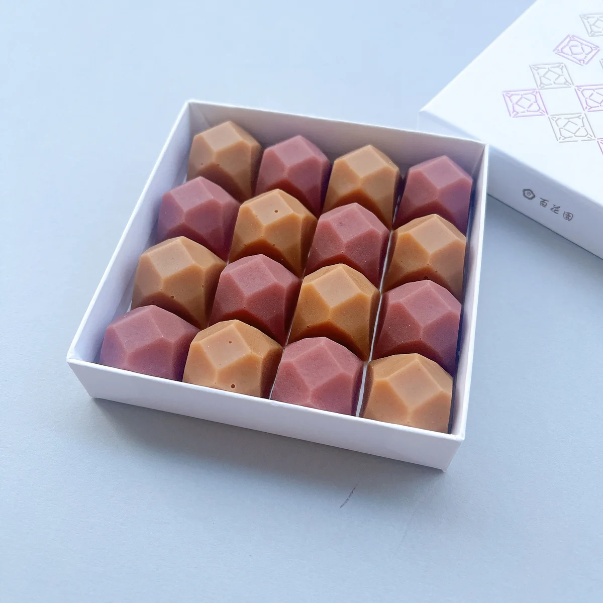 【百花園｜WACOLATE（和コレート）】ルビーチョコをまとった琥珀糖