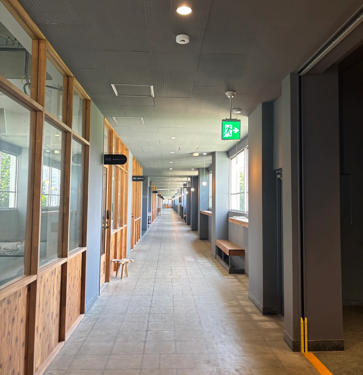HOME/WORK VILLAGE　ホームワークヴィレッジ　廊下