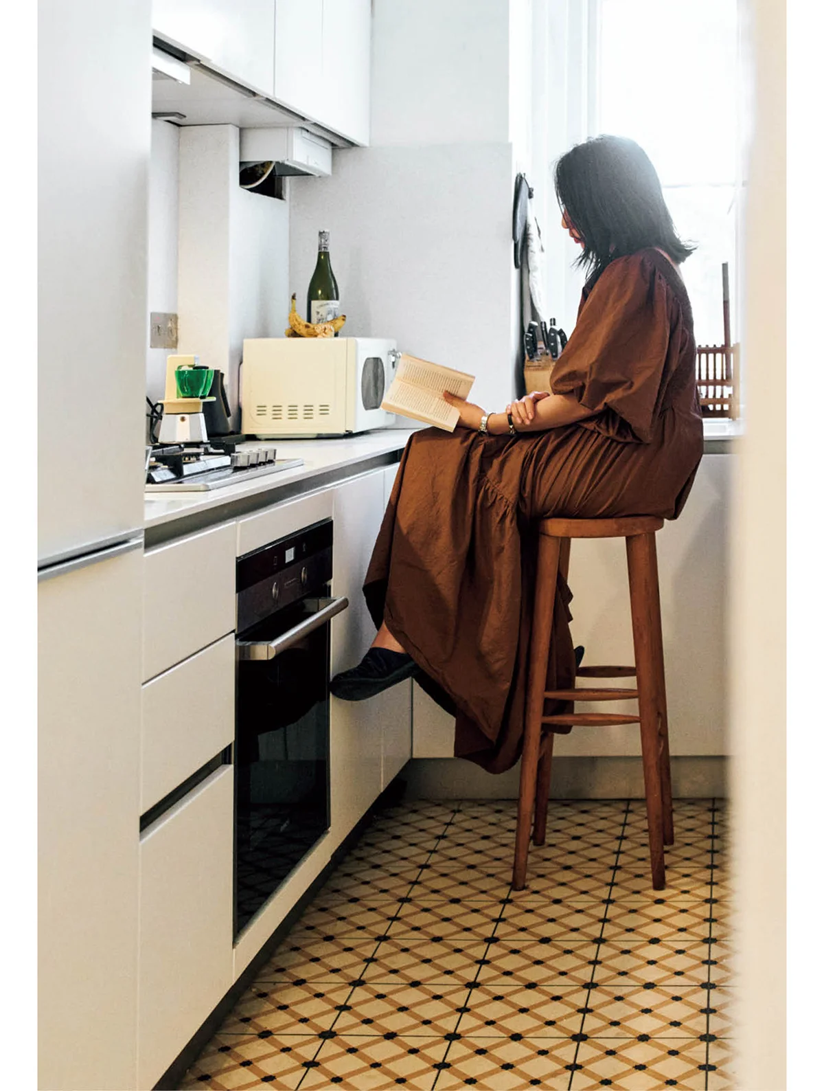 ロンドン在住のクリエイティブディレクター、木本梨絵さんの自宅キッチン