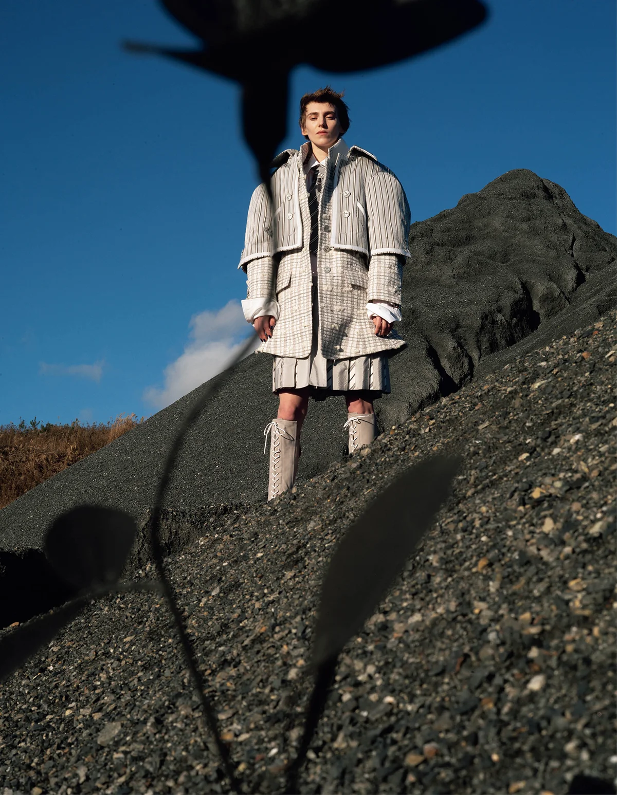 トム ブラウンのシャツ・タイ・オールインワン・ブーツ