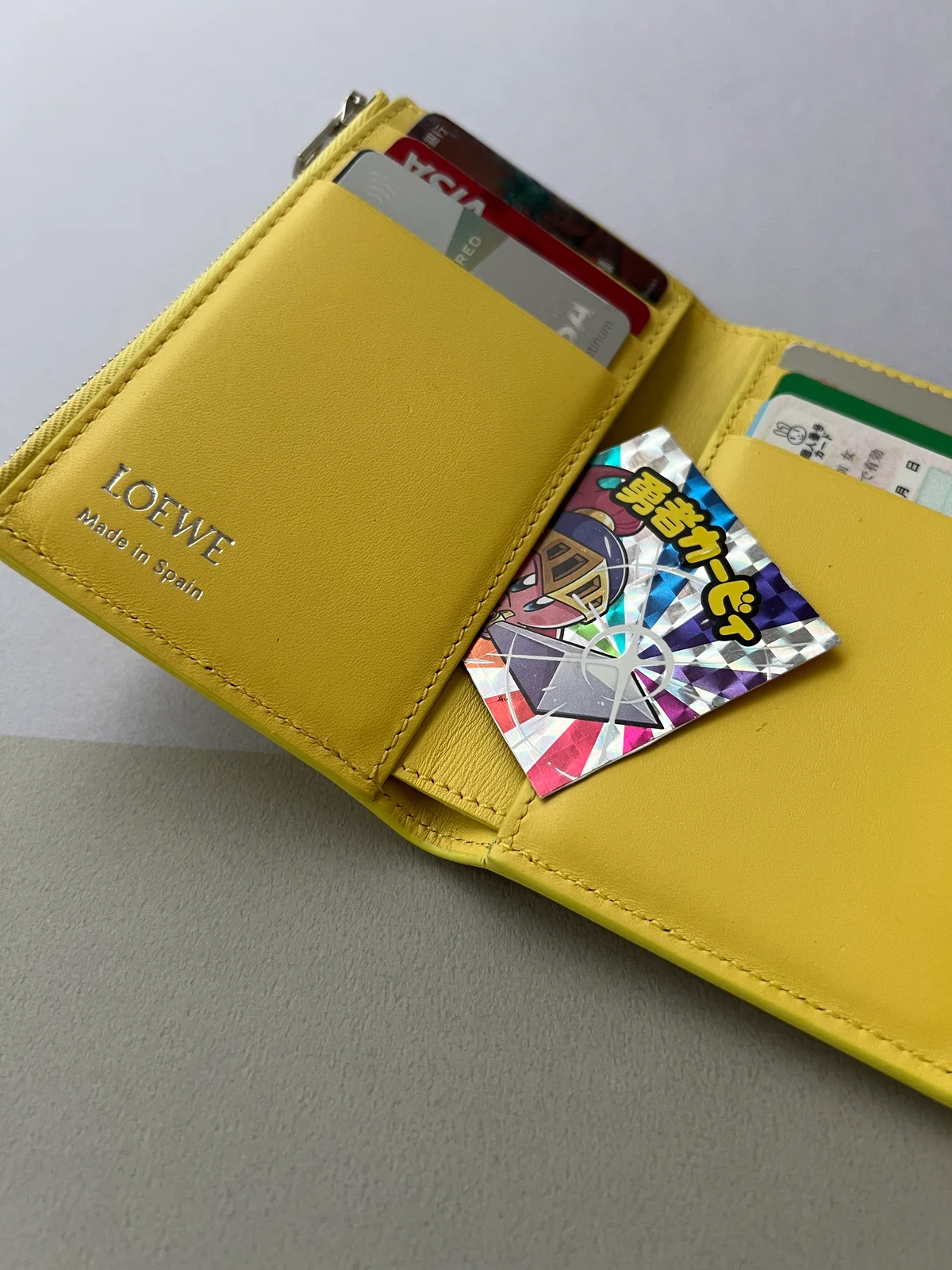 ロエベ　ぺブル バーティカル ウォレット スモール　ベビーコーン　財布　内側の縦型ポケット