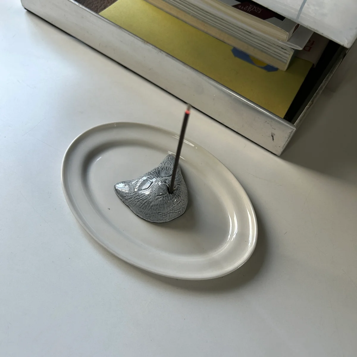 オジャクラフトお香立て 眠り猫