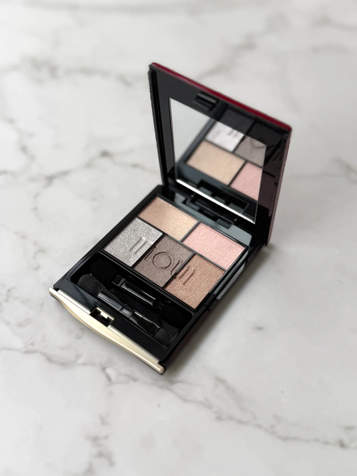 インウイ アイズ 11