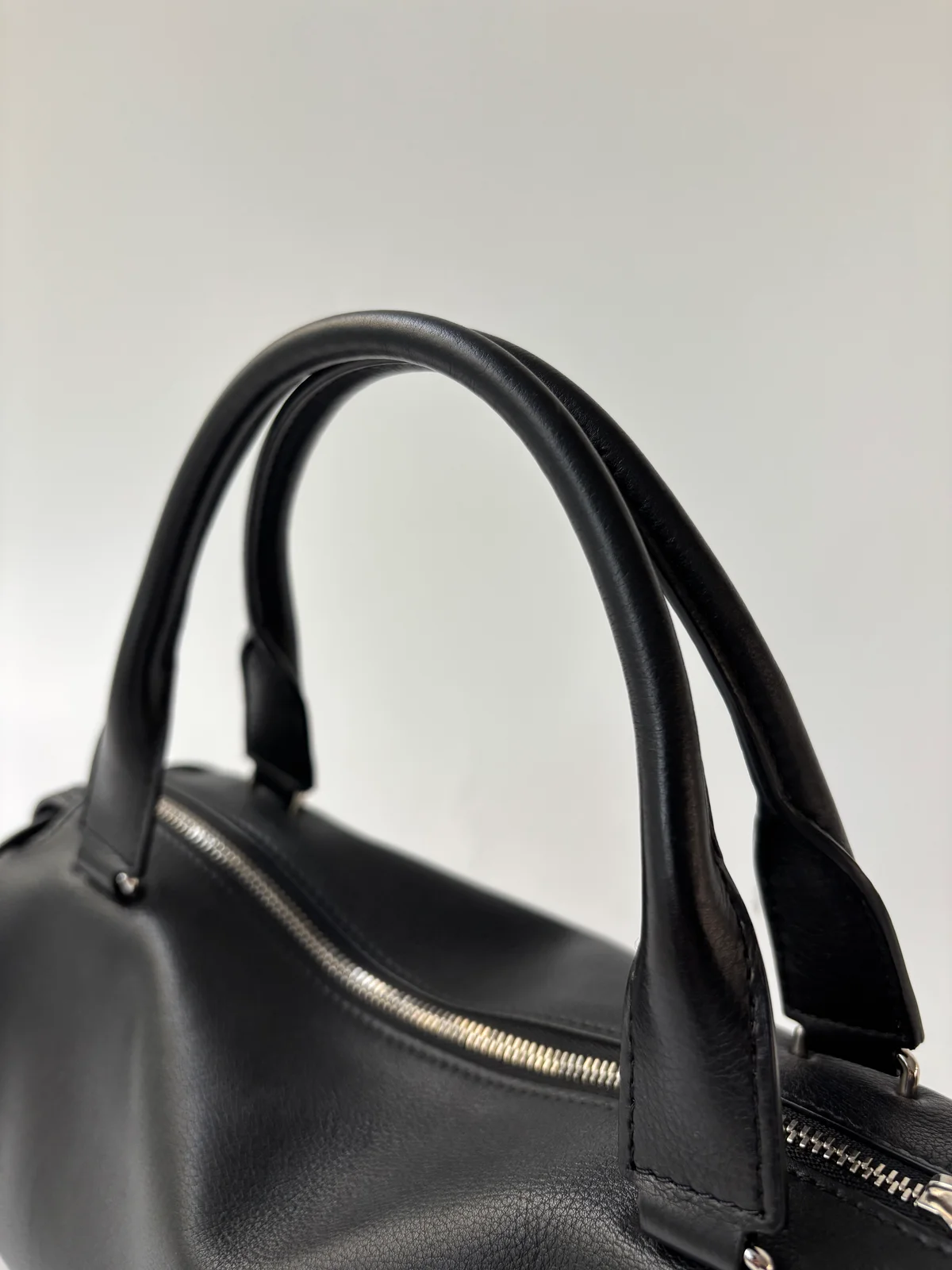 The Row　Edith　バッグ　ハンドル　ハンドバッグ