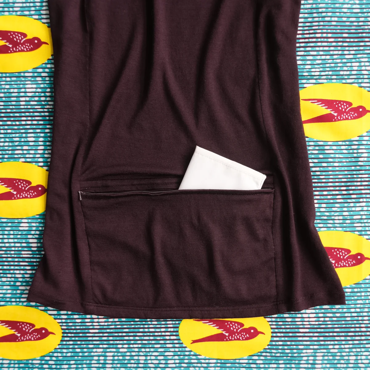 カーニバルキャミソール　アステカブラウン　ポケット部分