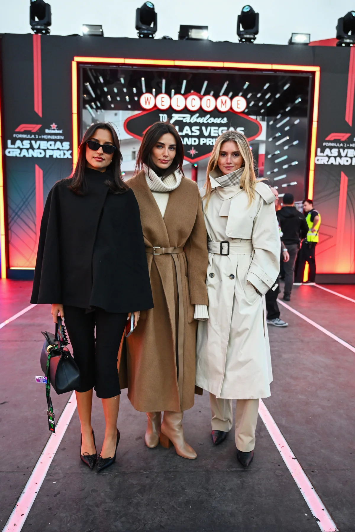 アレクサンドラ・サン・ムールー、レベッカ・ドナルドソン