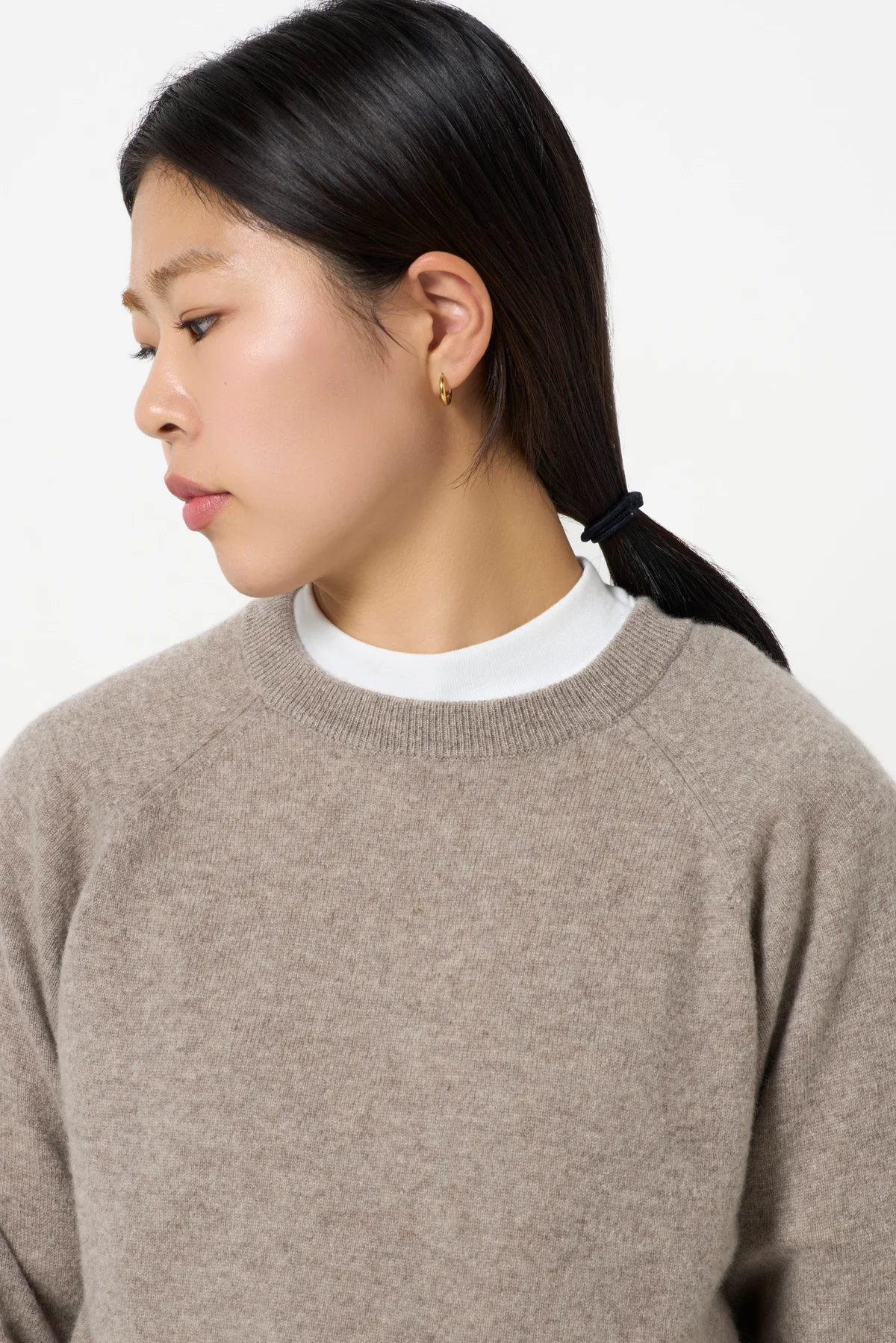 究極カシミヤニット SAND BEIGE着用写真　SPURSHOP×椎名直子×ARROW57.