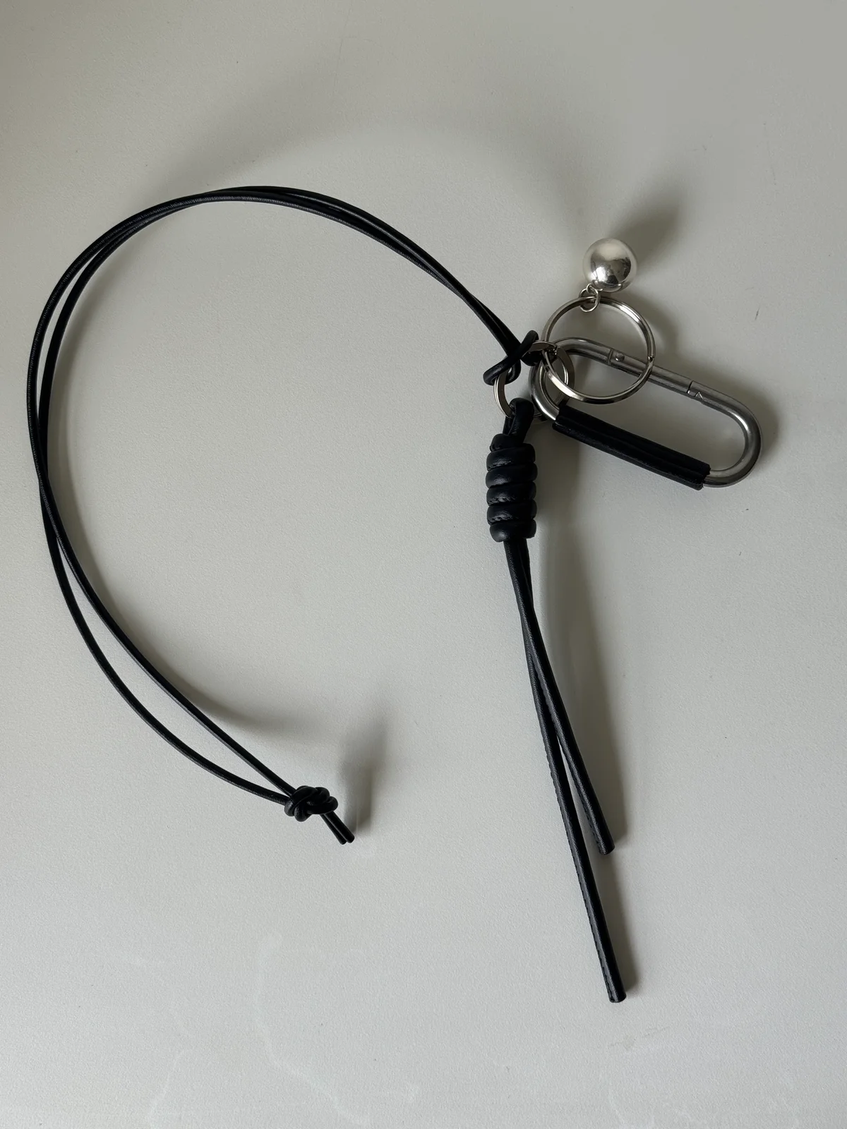 loroのsphere key charm 01 の物撮影