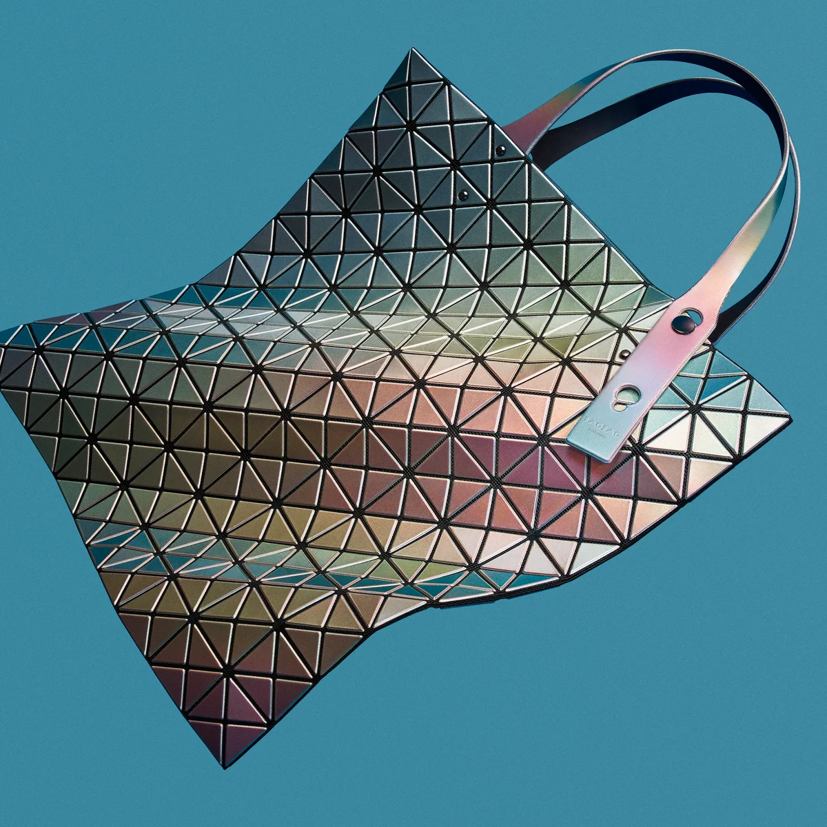 BAO BAO ISSEY MIYAKE（バオ バオ イッセイ ミヤケ）　ラージトートバッグ　「ILLUSION」
