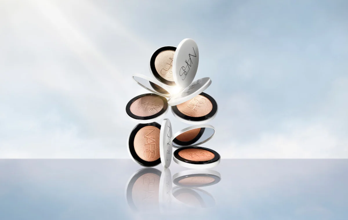 NARS ライトリフレクティング ルミナイジングパウダー 全5色 6g ¥6,050/レフィル ¥4,510〈2025年7月18日発売〉