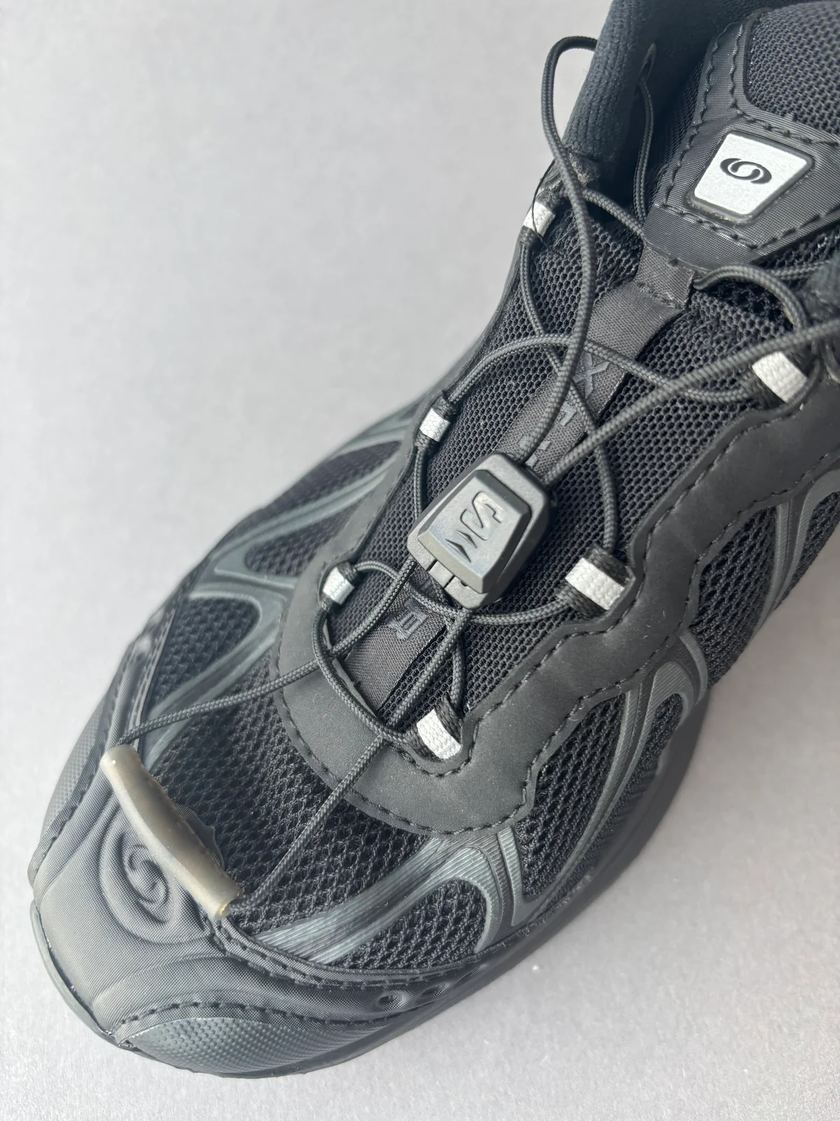 サロモンのXT-WHISPERのクイックシューレースシューレース