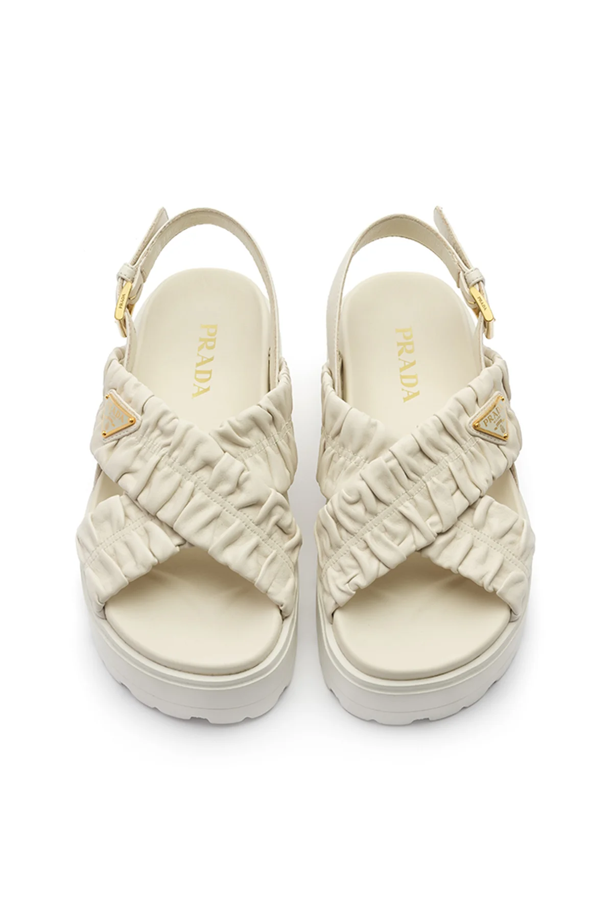 プラダの2026年春夏コレクションより日本限定サンダル