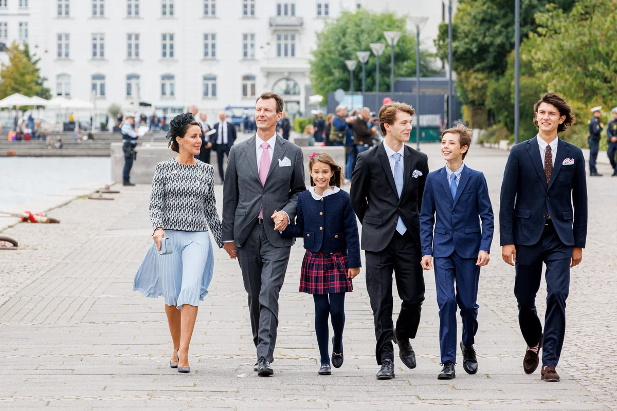 デンマーク女王が孫４人の「王子」「王女」の画像_3