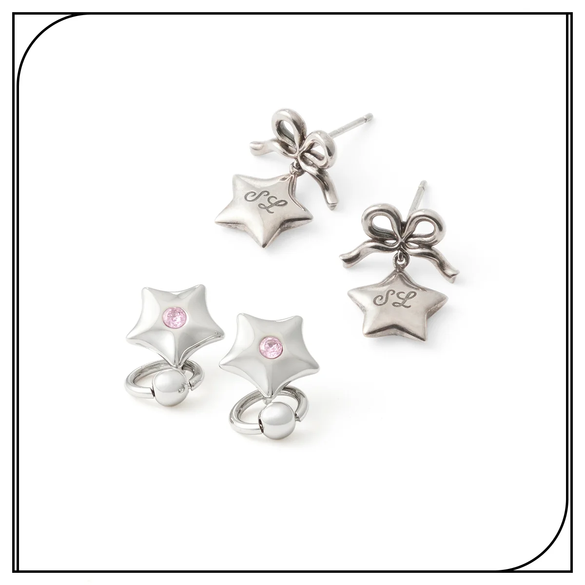 ピアス￥33,615、ピアス￥20,115／リディア(サンディ・リアン) 