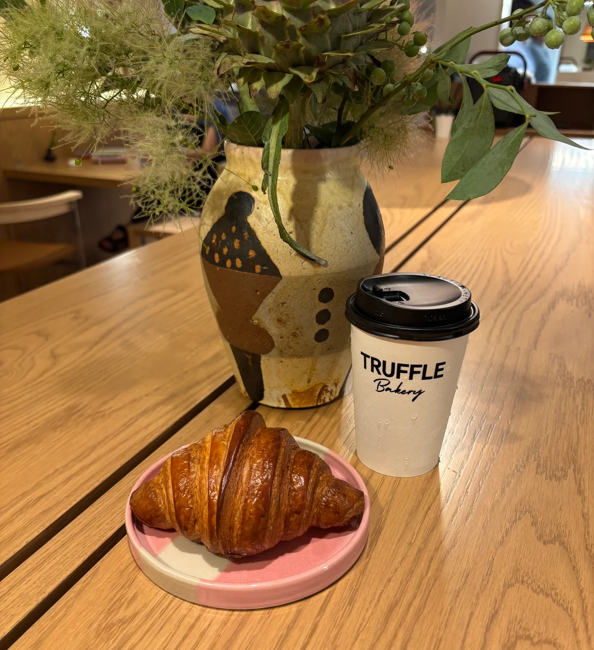 トリュフベーカリー　TRUFFLE BAKERY  新宿店　クロワッサン