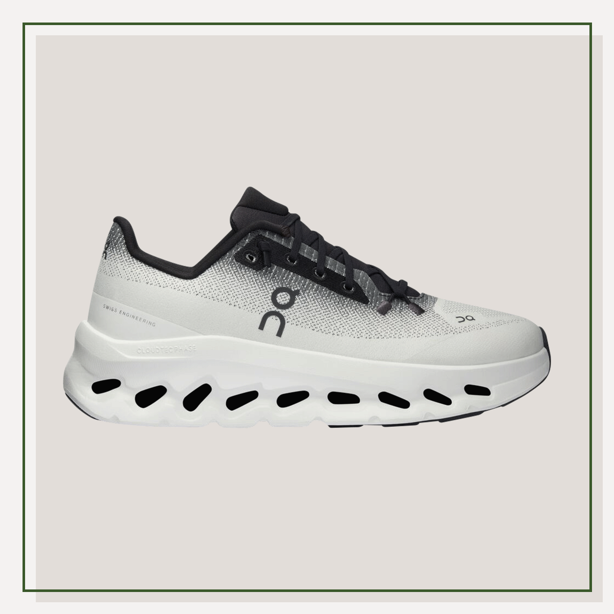 オンのスニーカー「クラウドティルト」