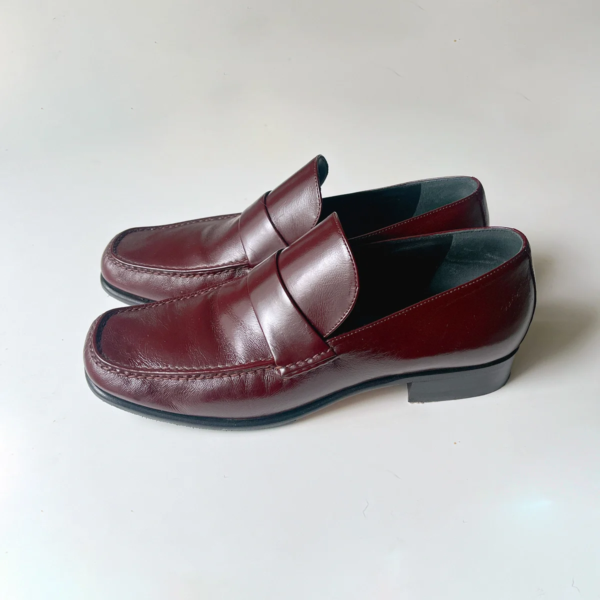 フィービー ファイロのローファー