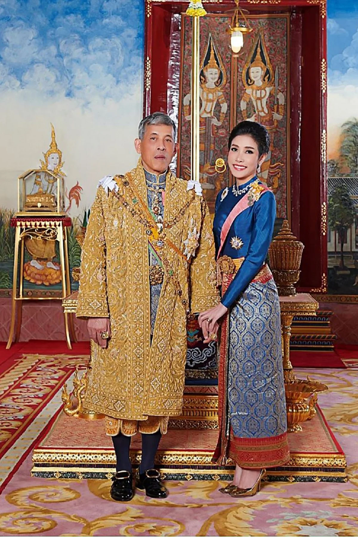 タイのマハ・ワチラロンコン国王とスティダー王妃