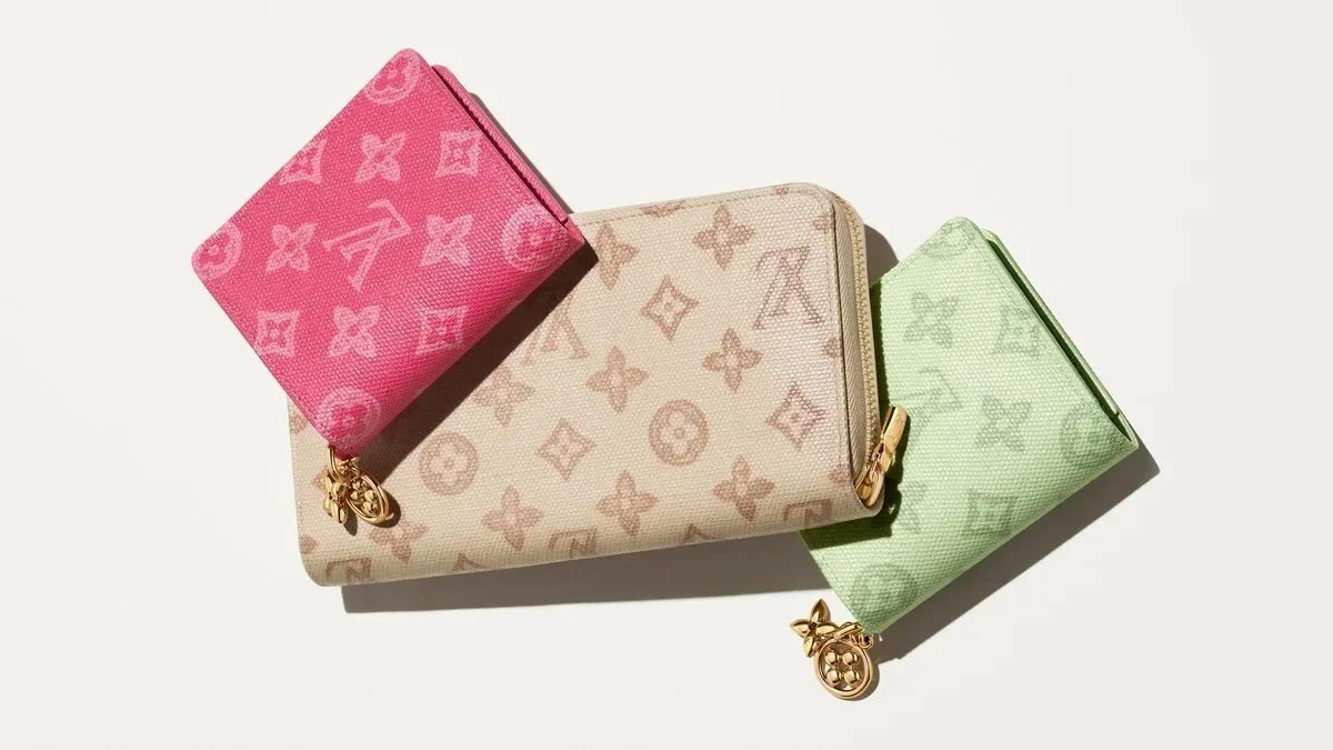 モノグラム誕生130周年を記念したルイ・ヴィトンの財布