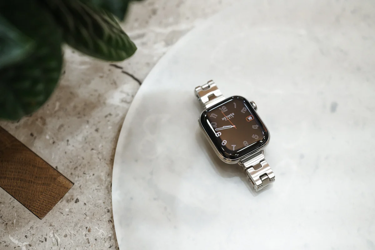 Apple Watch Hermès Series 11の「グランHファン」バンド